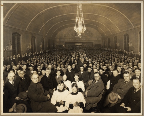 OLOH Interior 1st chapel_120dpi.jpg